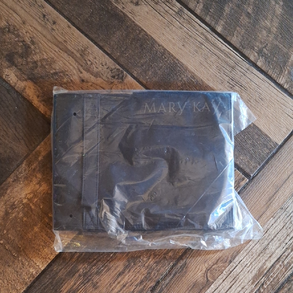 Mary Kay Elegant Black Organizer